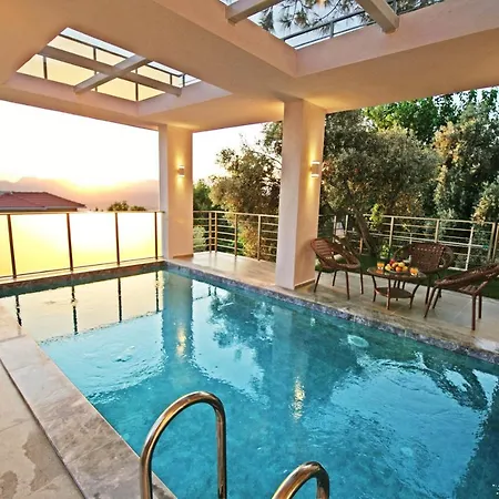 With A Private Heated Pool, Jacuzzi, Overlooking Spectacular Views Of The Sea Вилла