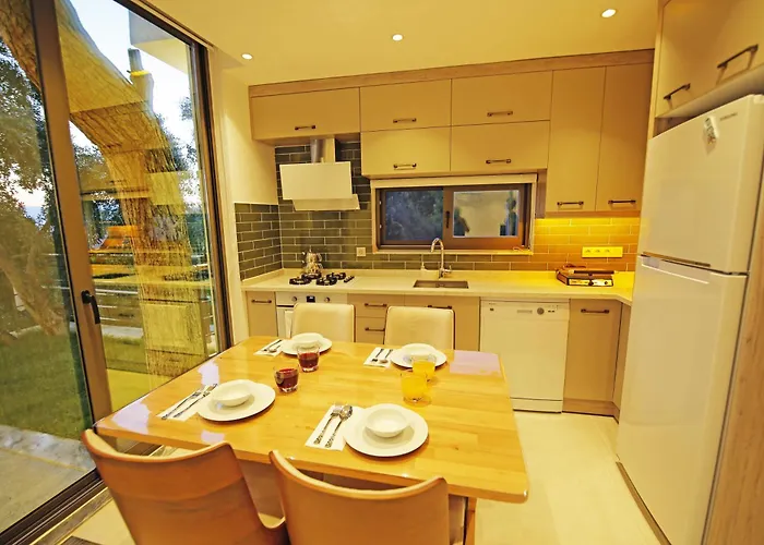 With A Private Heated Pool, Jacuzzi, Overlooking Spectacular Views Of The Sea Villa *