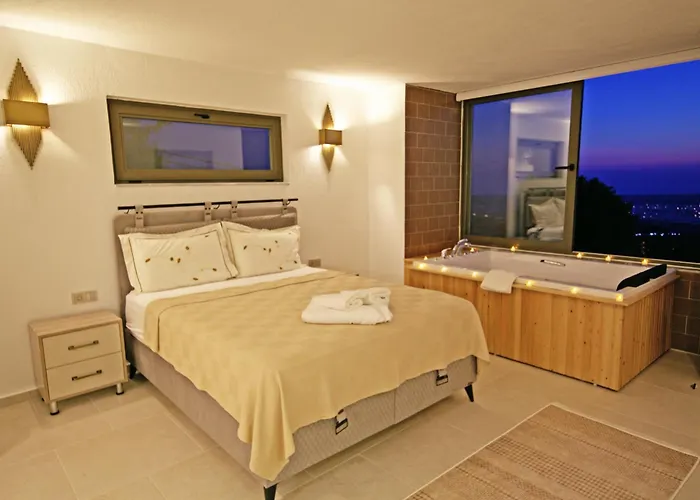 With A Private Heated Pool, Jacuzzi, Overlooking Spectacular Views Of The Sea * Kaş